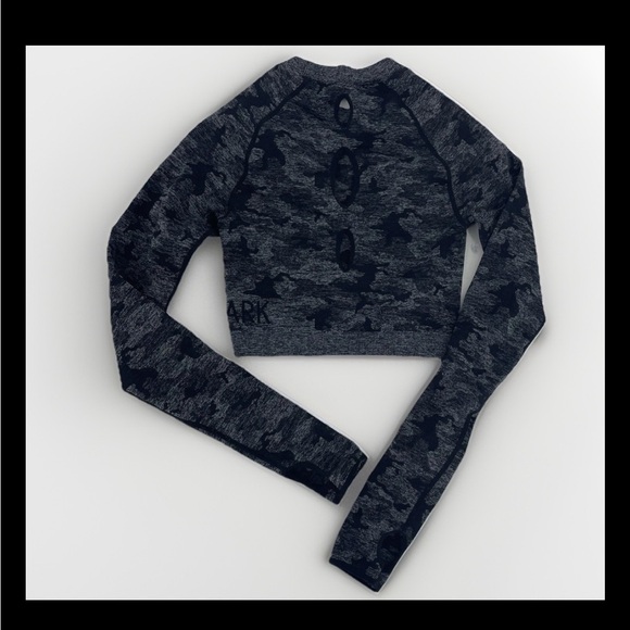 Gymshark Tops - Gymshark Adapt Seamless Dry Long Sleeve Camo Crop Top Small Black/Gray Small
